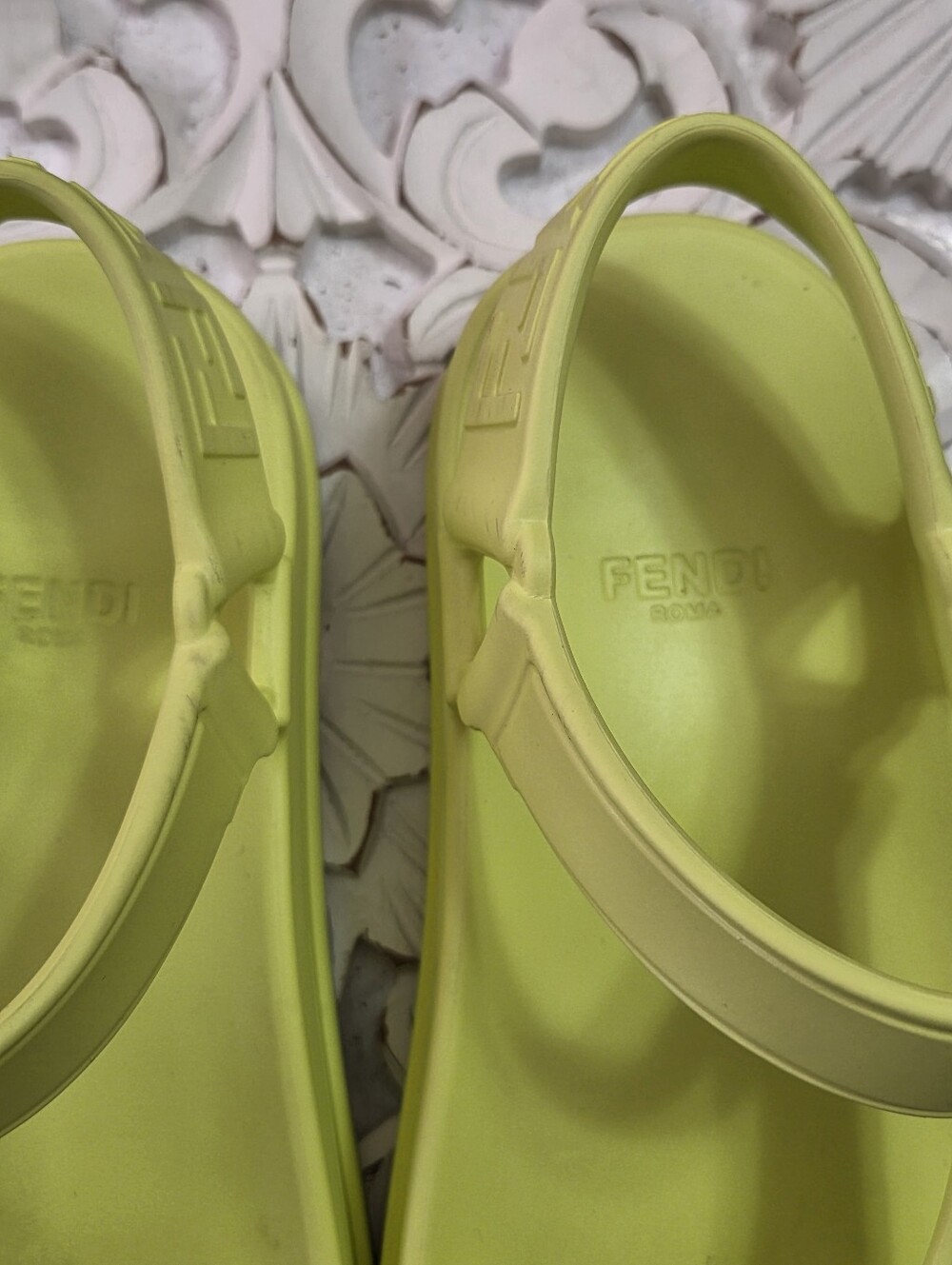 Fendi By Marc Jacobs Feel Sandals In Neon Yellow, Size 38 - Picture 11 of 13
